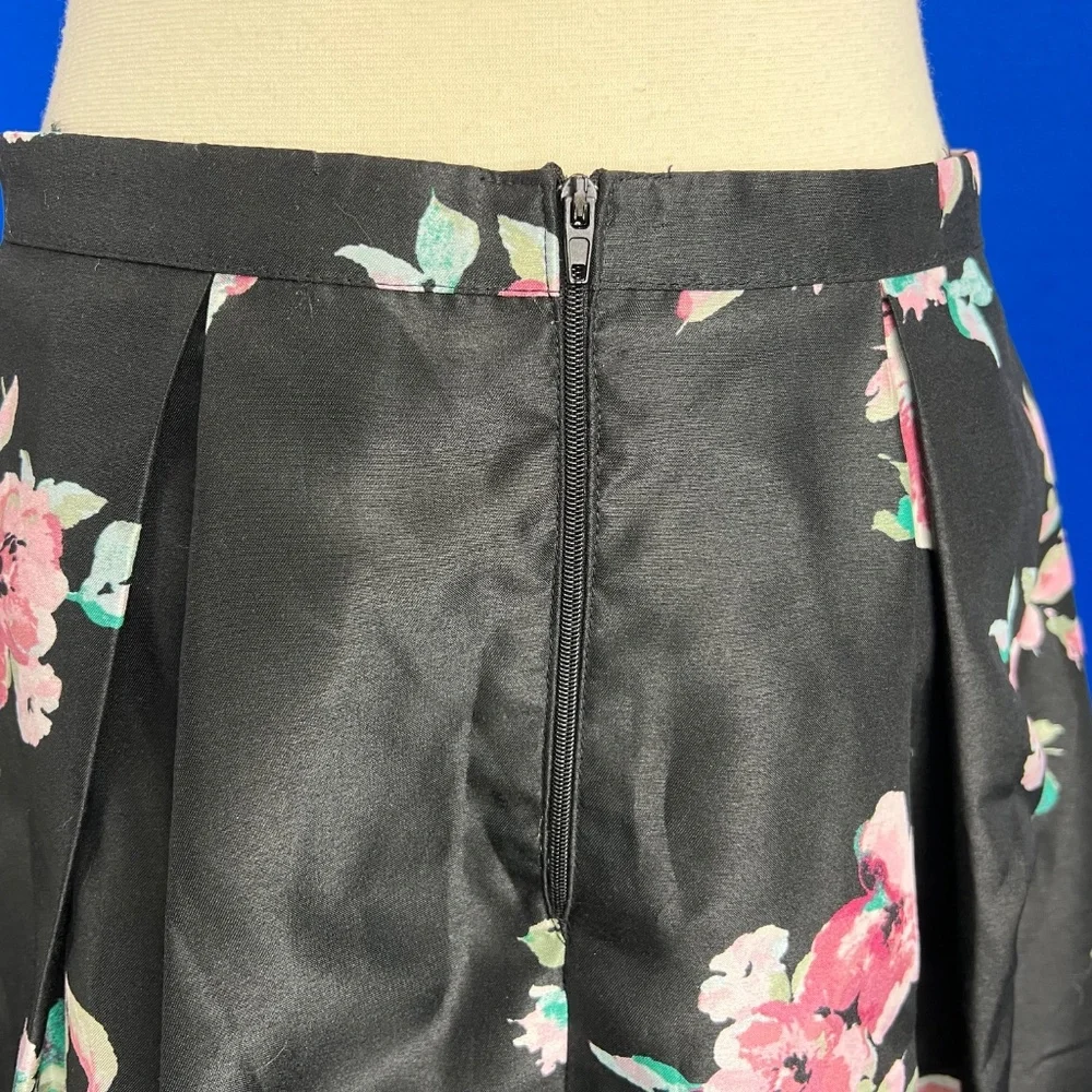 |•SEQUIN HEARTS•| Floral Black Skater/Circle Skirt Tulle Layer Size 5